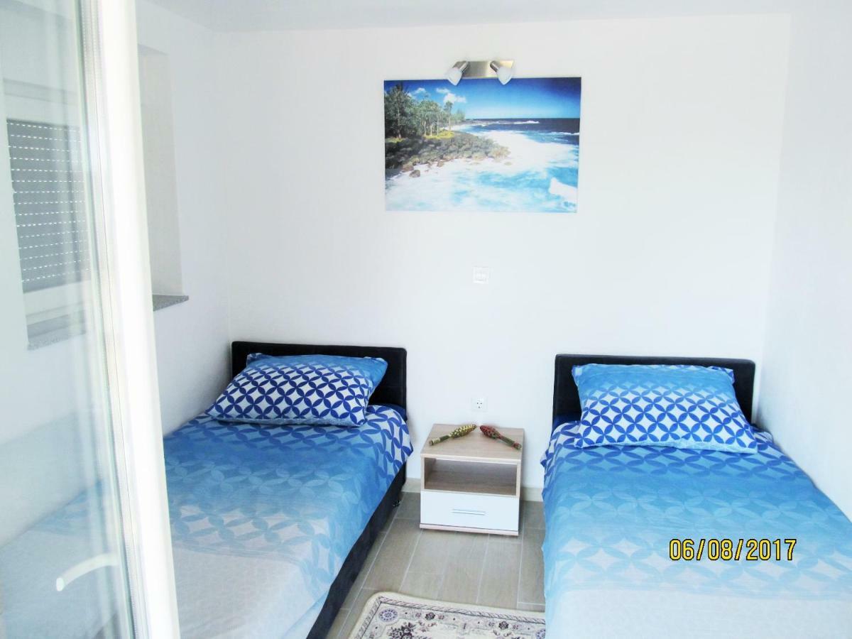 Apartmani Mala Sirena Maslenica Buitenkant foto