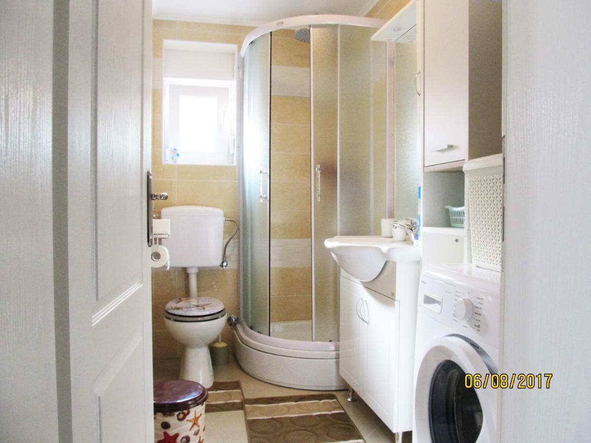 Apartmani Mala Sirena Maslenica Buitenkant foto