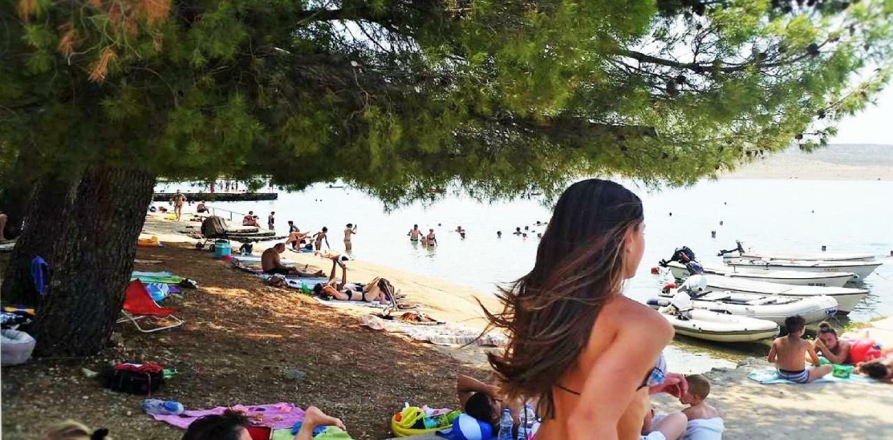 Apartmani Mala Sirena Maslenica Buitenkant foto