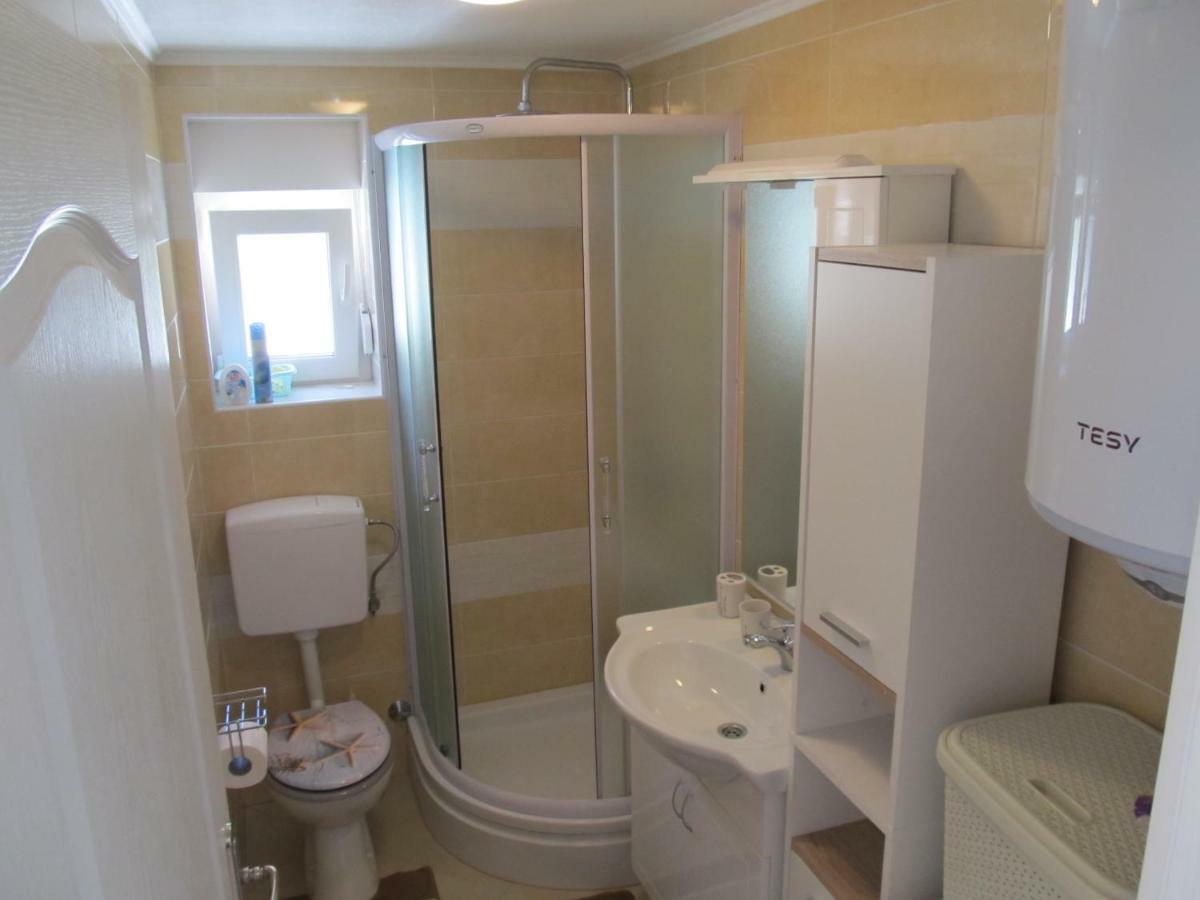 Apartmani Mala Sirena Maslenica Buitenkant foto