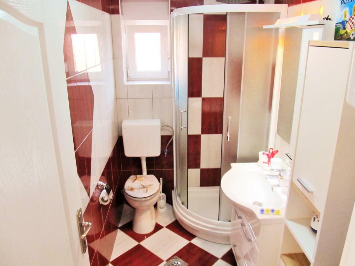 Apartmani Mala Sirena Maslenica Buitenkant foto