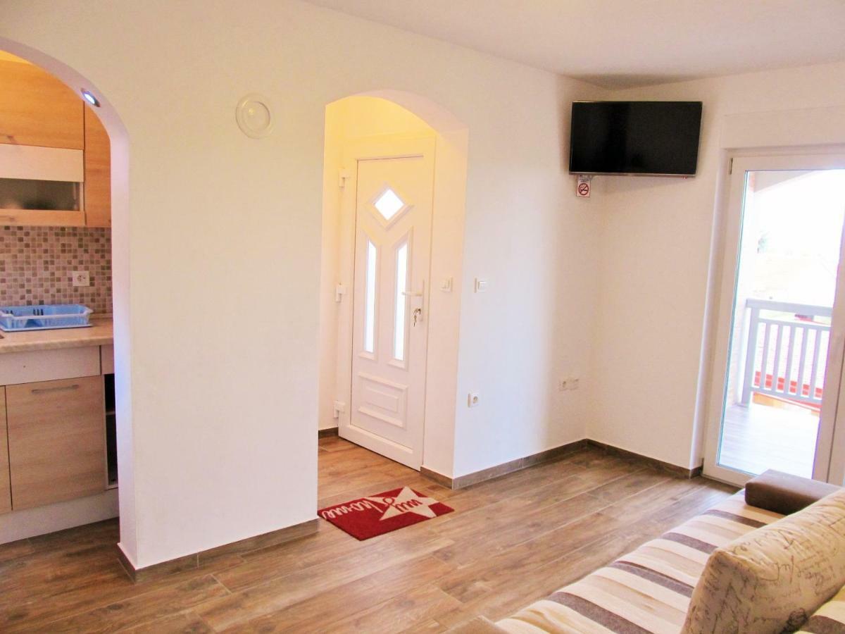 Apartmani Mala Sirena Maslenica Buitenkant foto