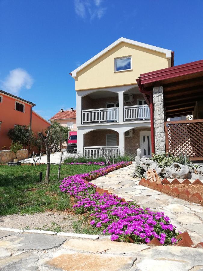 Apartmani Mala Sirena Maslenica Buitenkant foto
